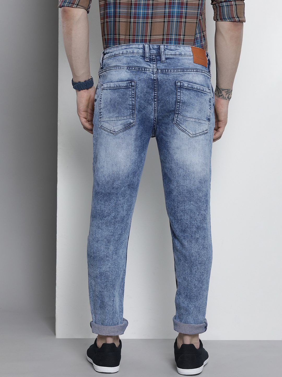 The Indian Garage Co Men Slim Fit Light Fade Stretchable Jeans