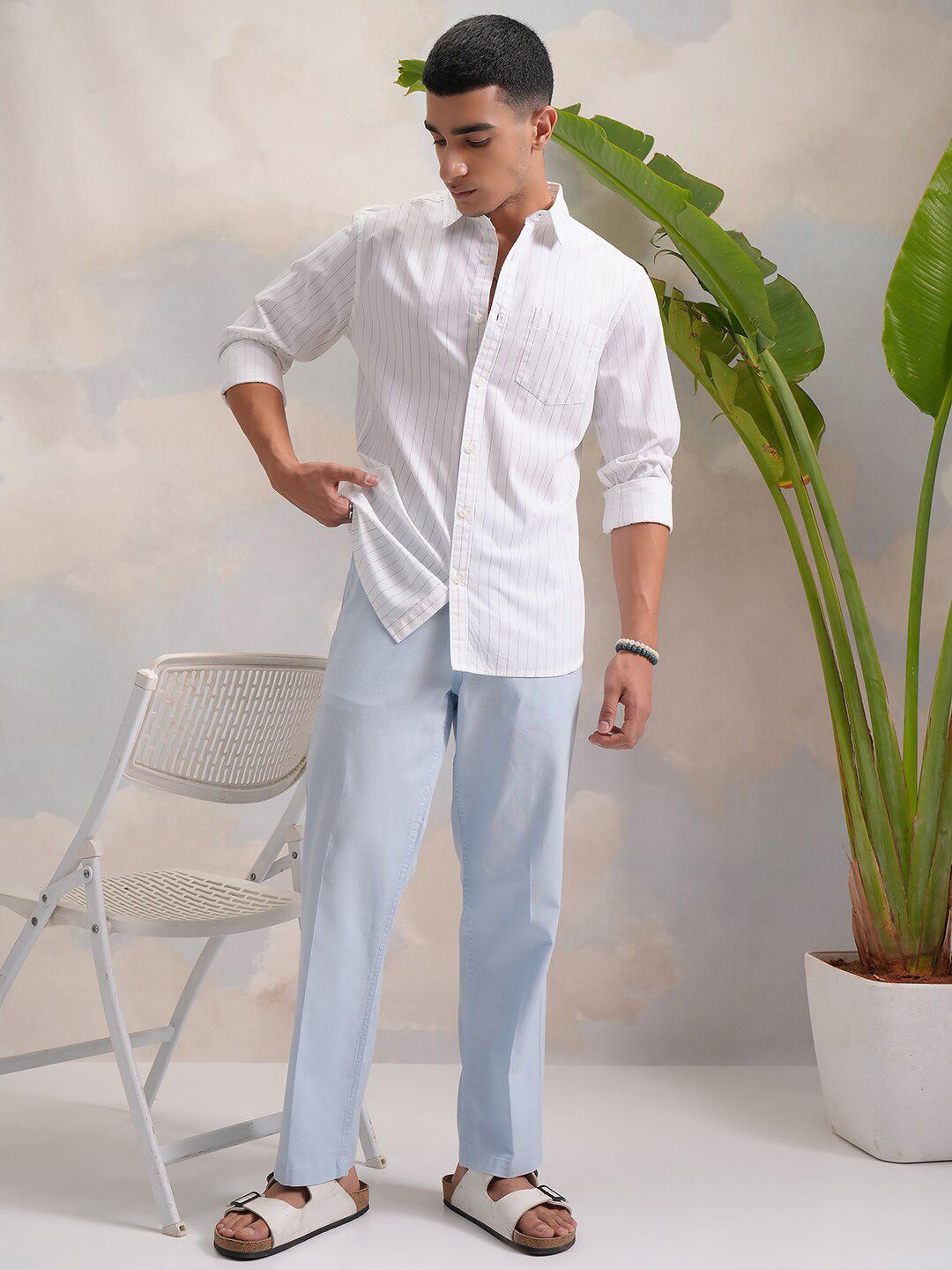 HIGHLANDER White Regular Fit Vertical Striped Casual Shirt