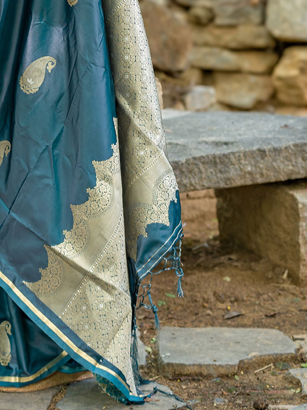 Saree mall Woven Design Zari Satin Banarasi Sarees