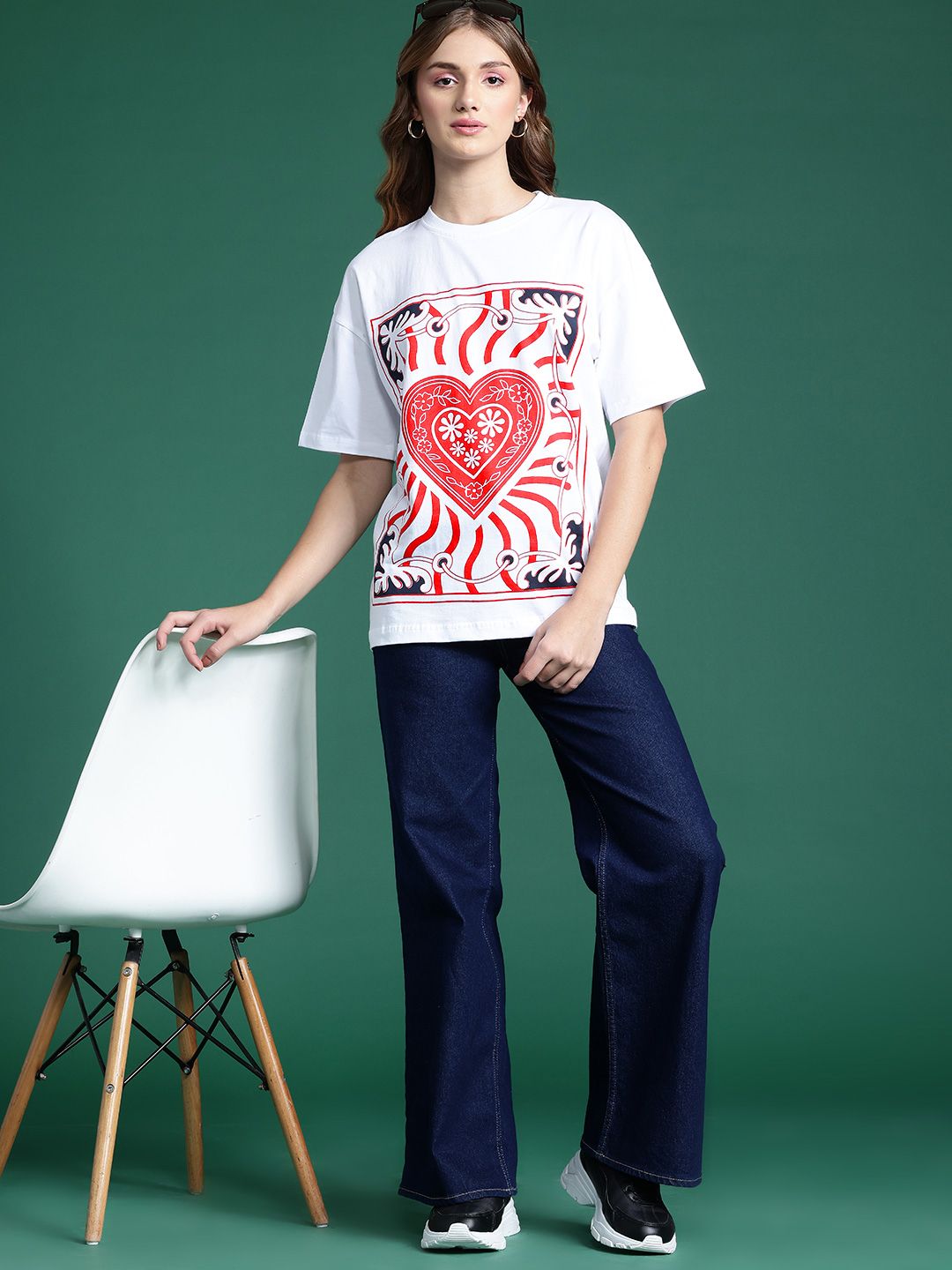 DressBerry Graphic Printed Drop-Shoulder Sleeves T-shirt