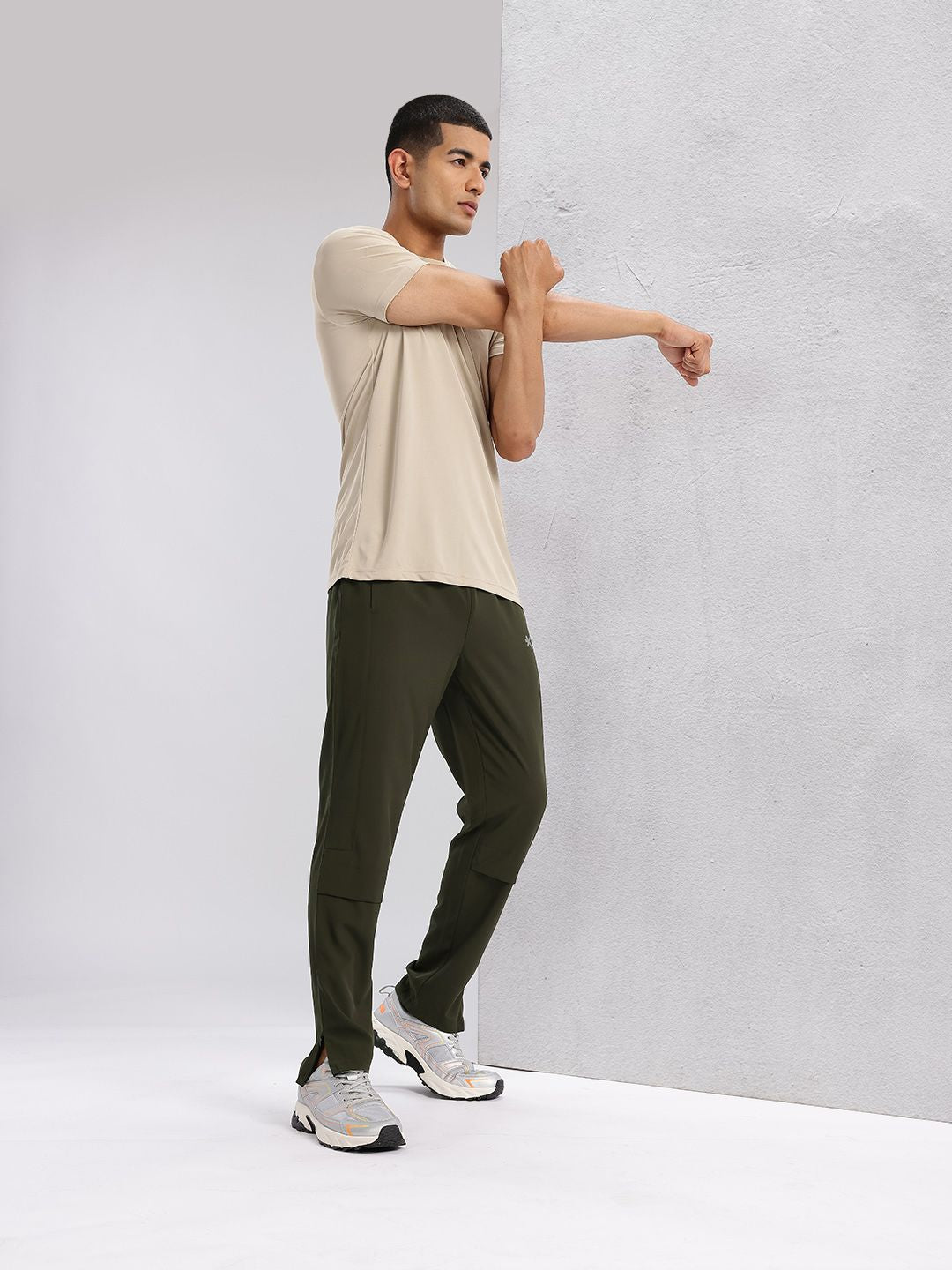 HRX by Hrithik Roshan Men Zipped Hem Rapid-Dry Training Track Pants