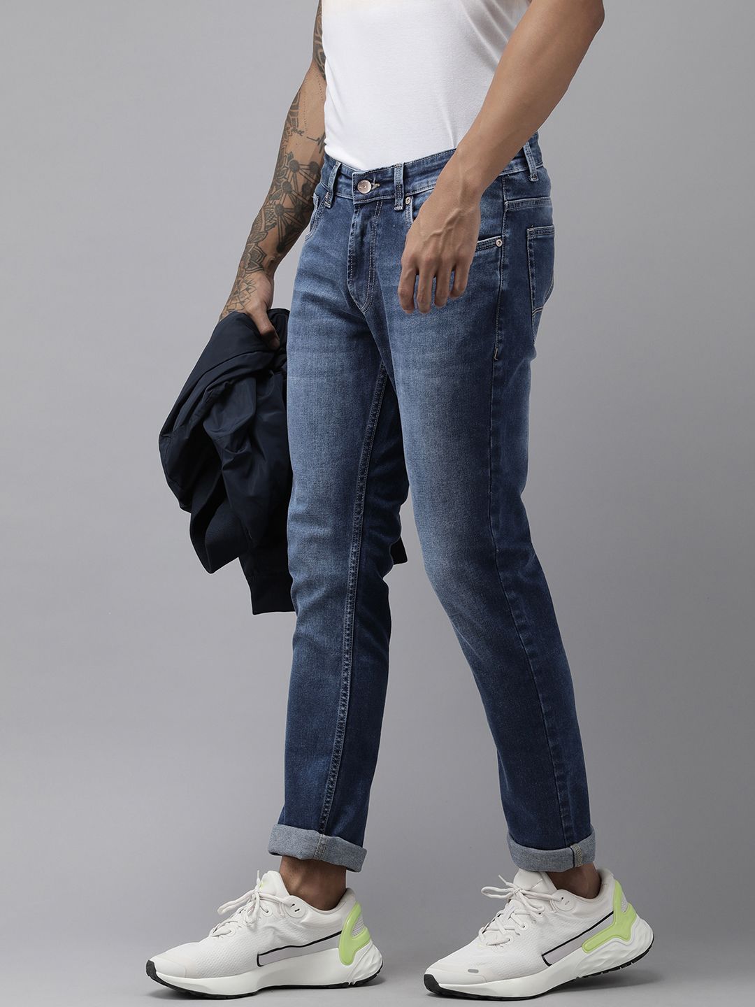 Spykar Men Blue Rovers Reguler Fit Mid-Rise Narrow Leg Heavy Fade Jeans Regingable