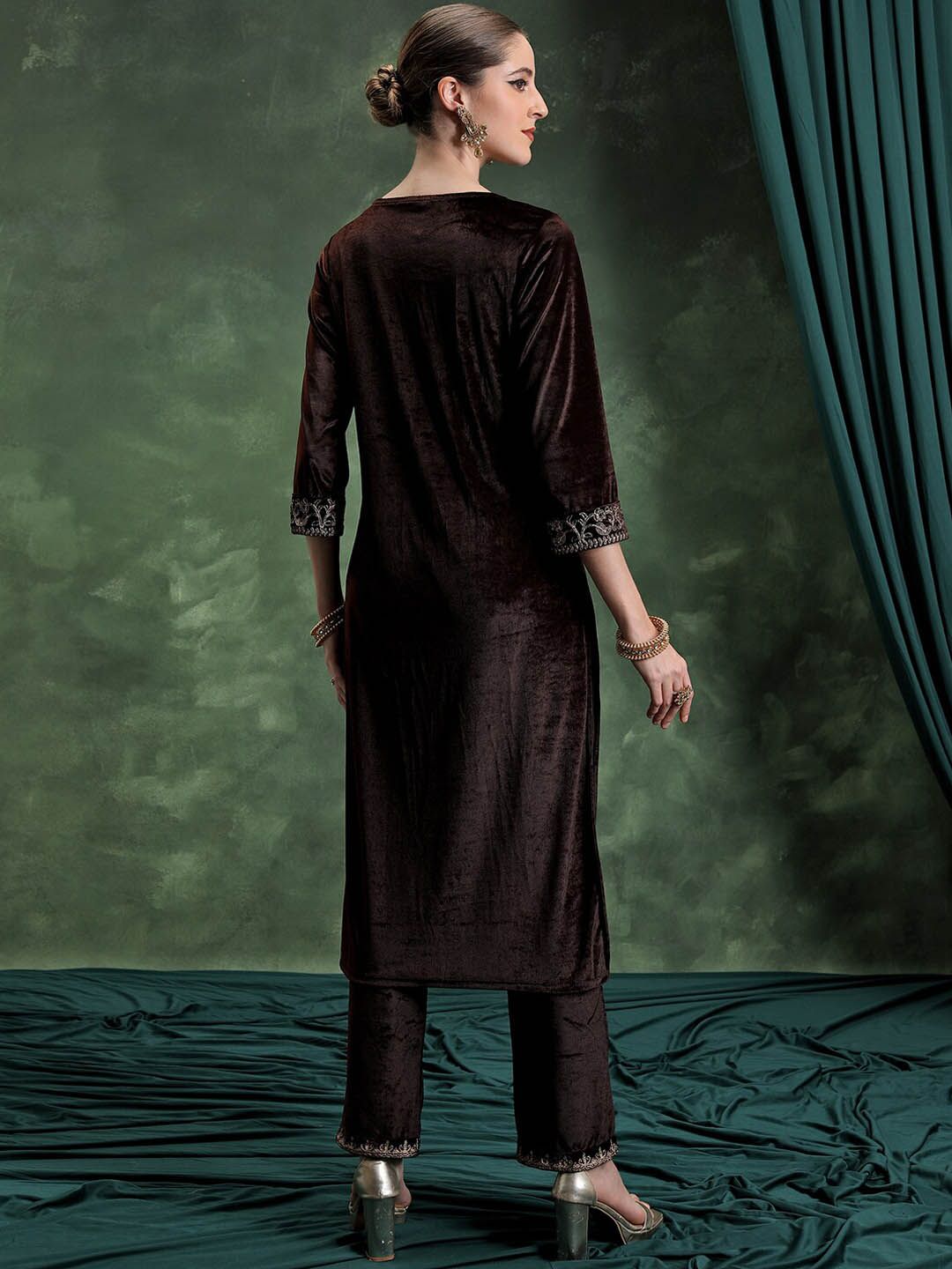 Vishudh Coffee Brown Floral Yoke Design Notch Neck Thread Work Straight Kurta