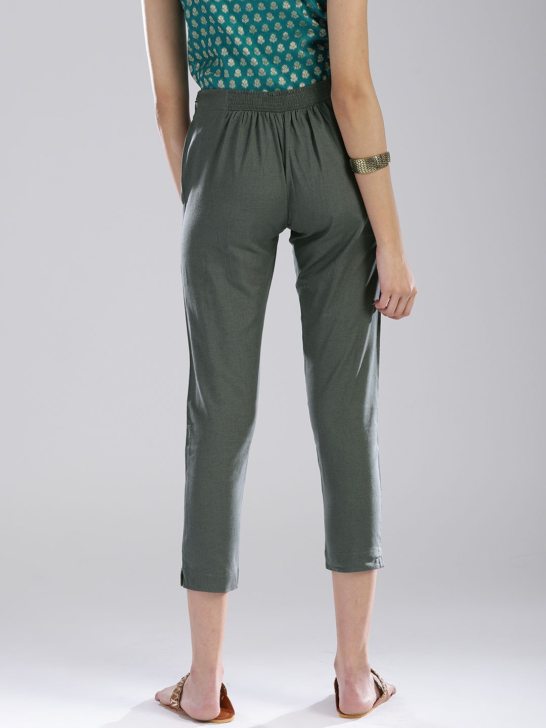W Women Grey Regular Fit Solid Cropped Trousers