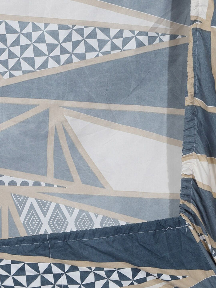KLOTTHE White & Blue Geometric Printed 300 TC Dilengkapi Cadar King Dengan 2 Sarung Bantal
