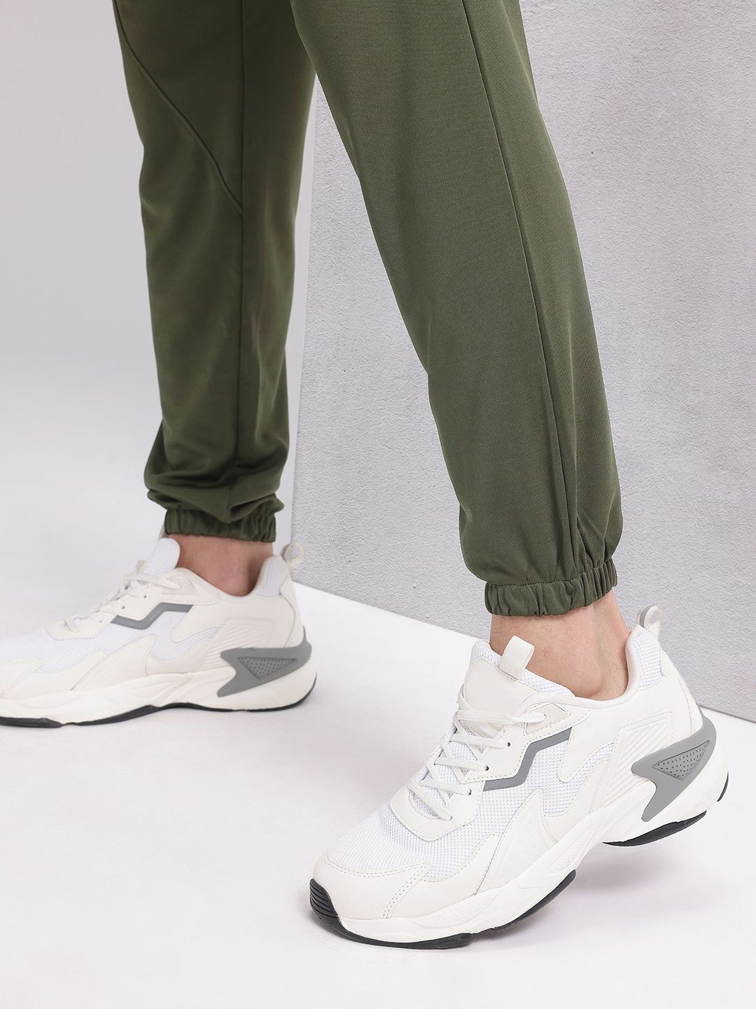 HRX by Hrithik Roshan Men Printed Detail Rapid-Dry Training Joggers