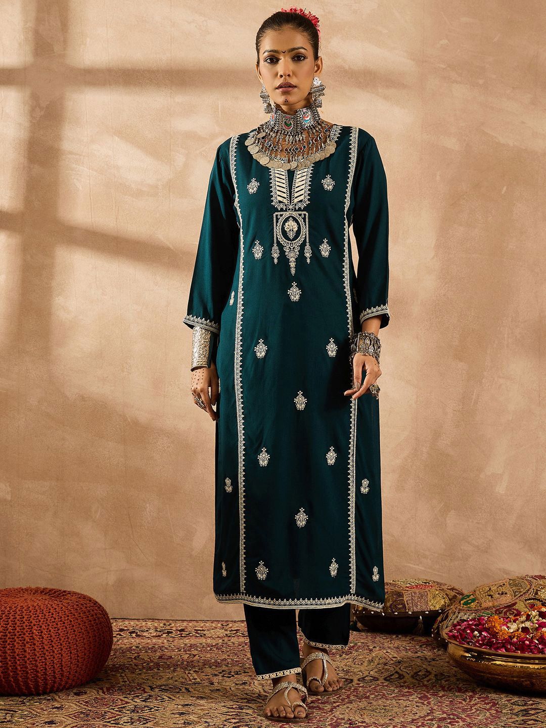 Indo Era Ethnic Motifs Embroidered Notch Neck Thread Work Straight Kurta