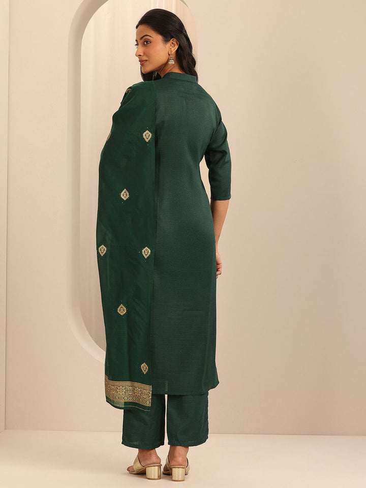Libas Mandarin Collar Pleated Straight Kurta with Trousers & Dupatta