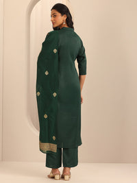 Libas Mandarin Collar Pleated Straight Kurta with Trousers & Dupatta