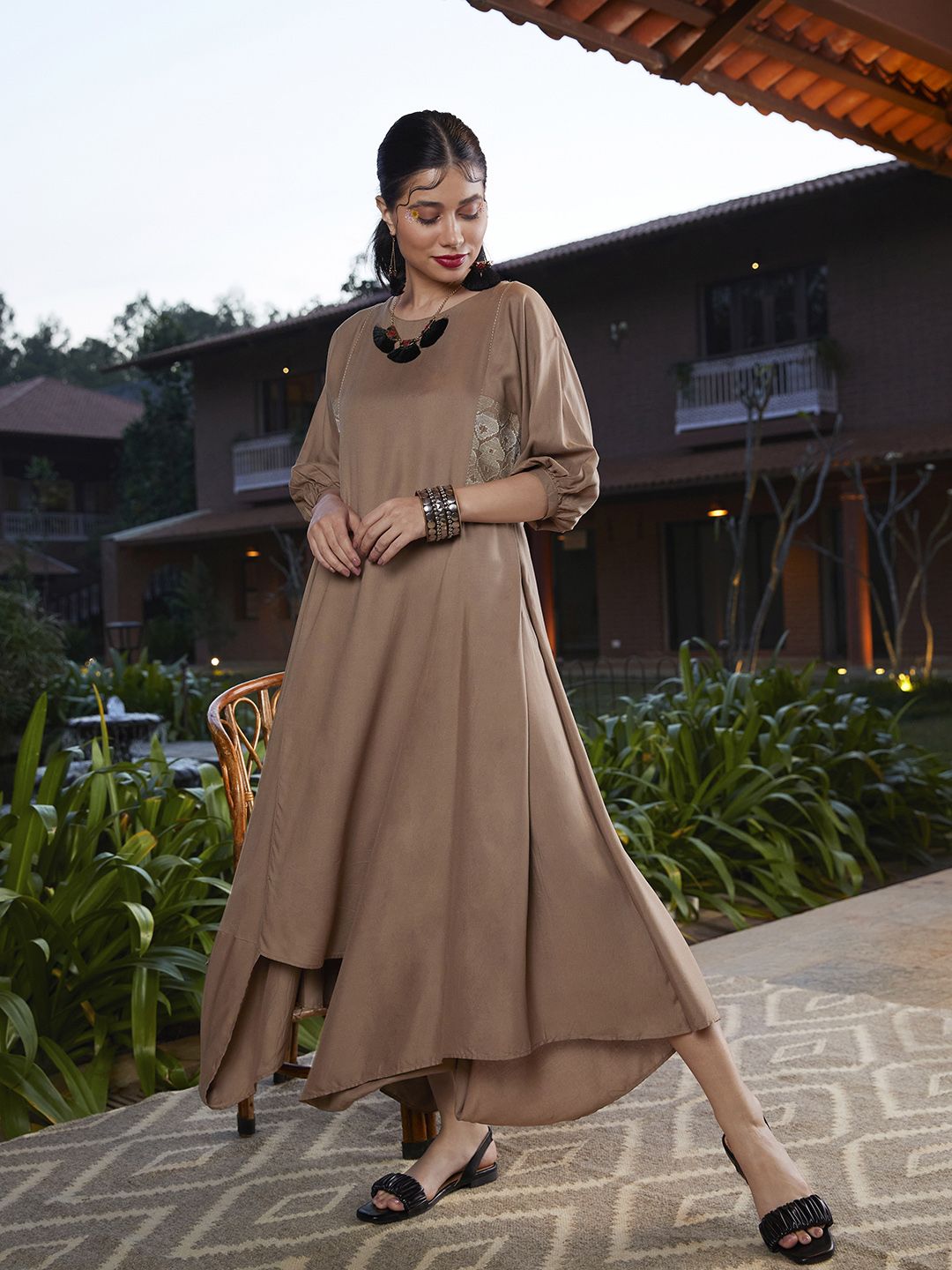 W Women Beige Geometric Embroidered Thread Work Kaftan Kurta