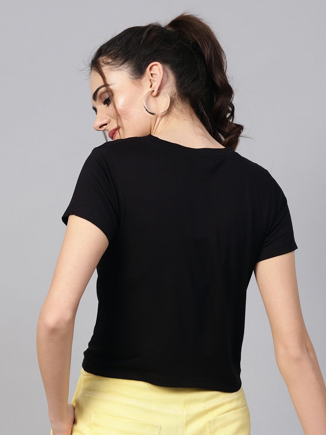 SASSAFRAS Women Black Solid Crop Top