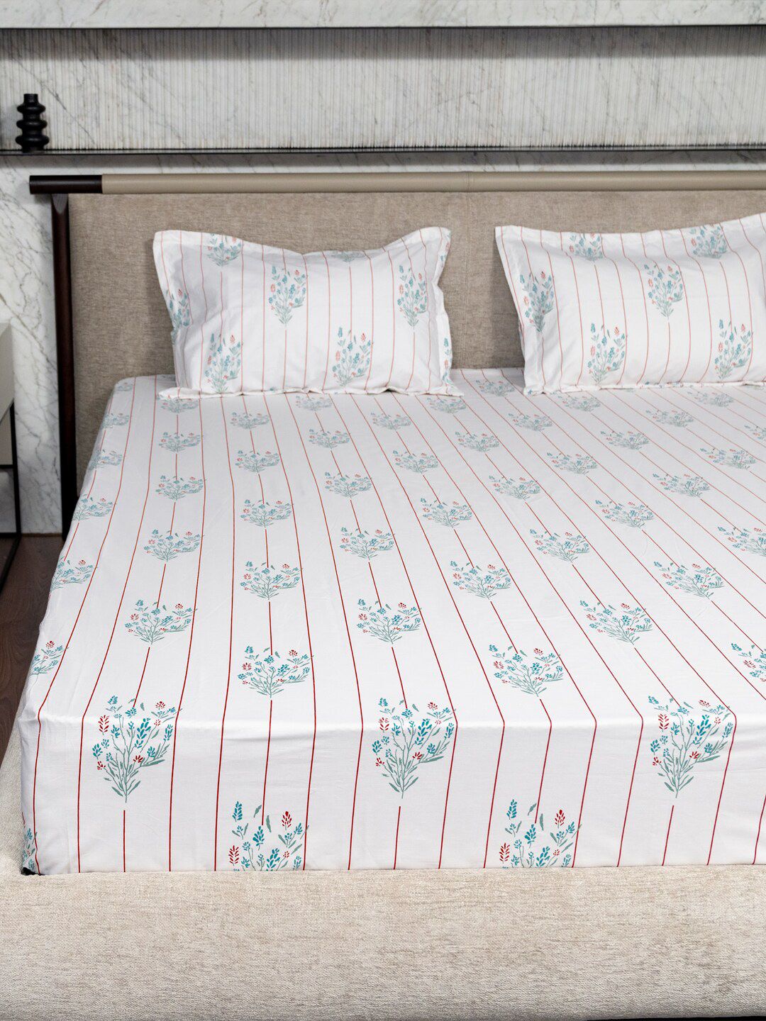 URBAN SPACE Rust White Floral Cotton 200 TC Queen Bedsheet With 2 Pillow Cover