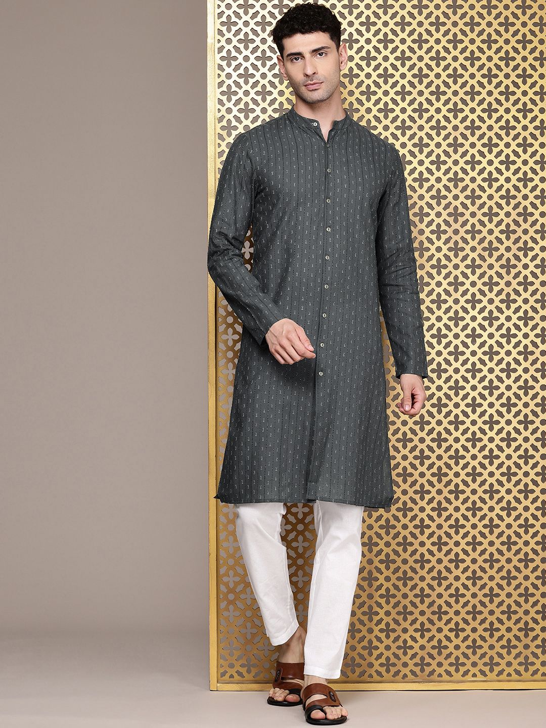 House of Pataudi Men Dobby Regular Jashn Kurta with Trousers