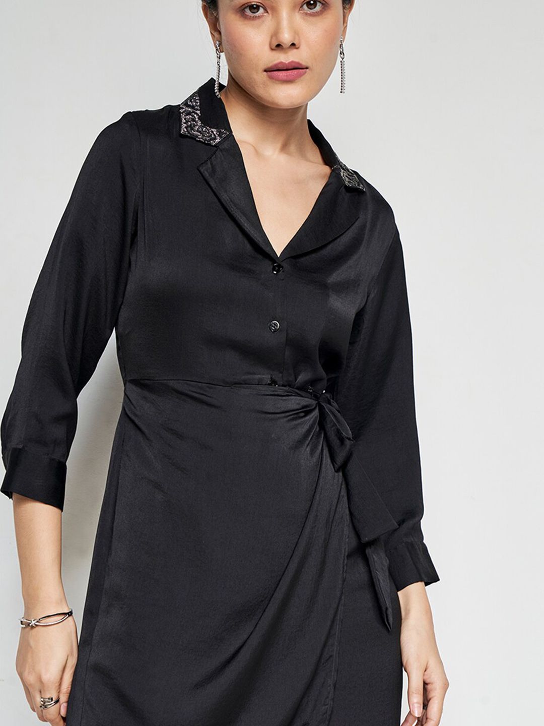 AND Lapel Collar Cuffed Sleeves Tie-Up Detailed A-Line Dress