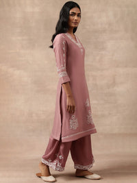 W The Folksong Collection Thread Work Embroidered Cotton Silk Straight Kurta