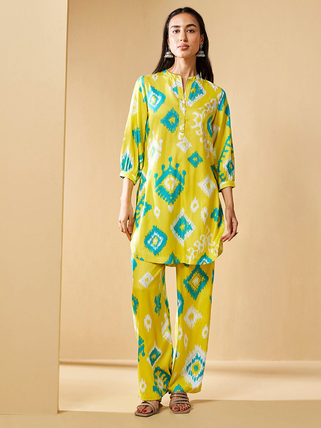 Global Desi Geometric Printed Mandarin Collar Three-Quarter Sleeves Kurta With Trouser