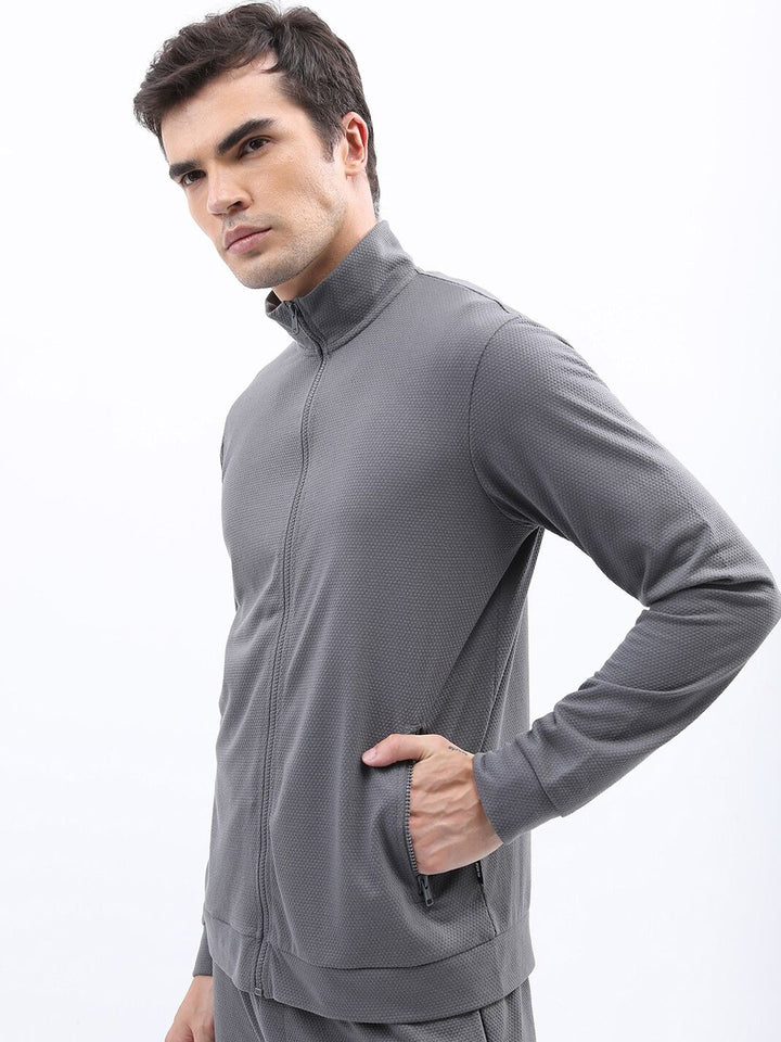 Jaket yang disesuaikan dengan leher Highlander