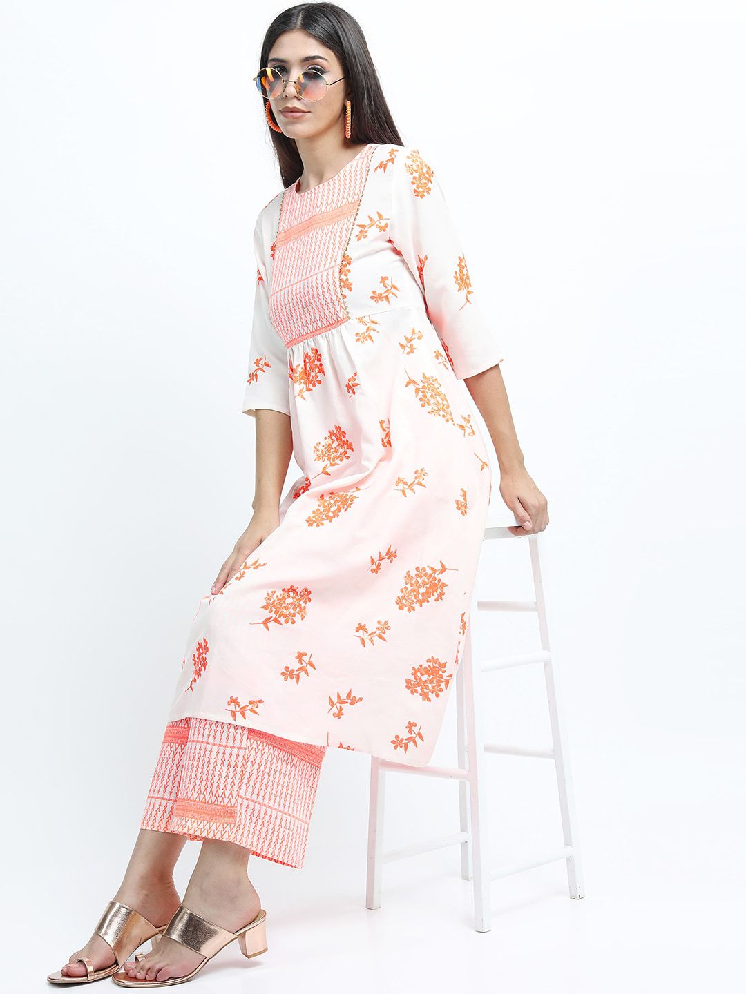 Vishudh Women Off White Floral Printed Pure Cotton Kurta with Palazzos