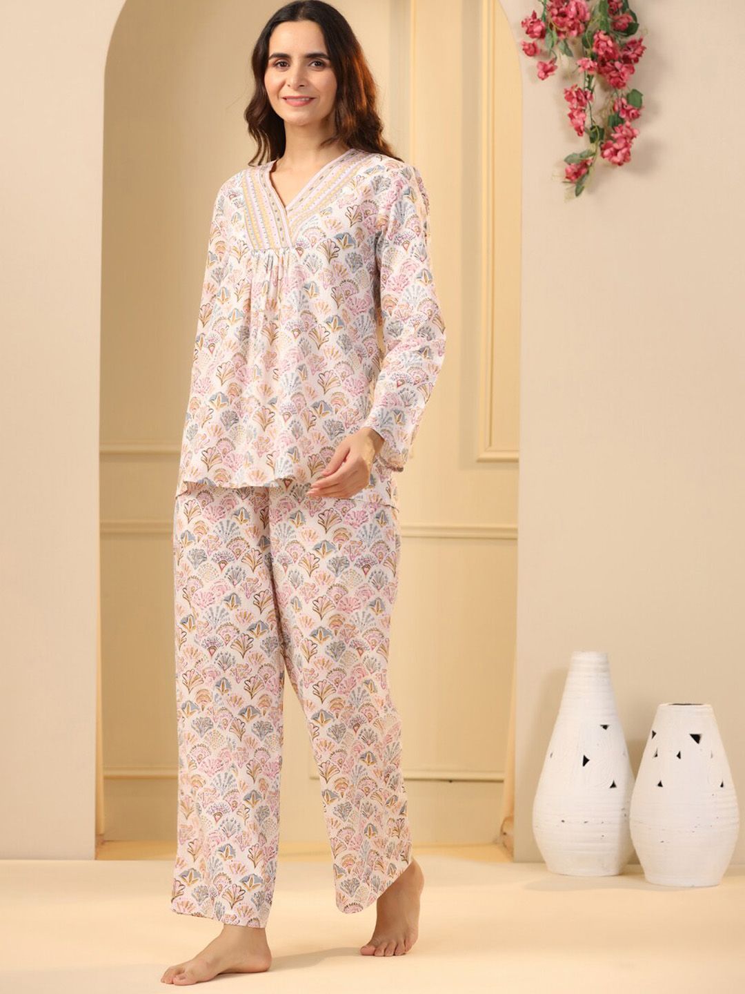 SANSKRUTIHOMES Off White & Pink Ethnic Motifs Printed Pure Cotton Night Suit