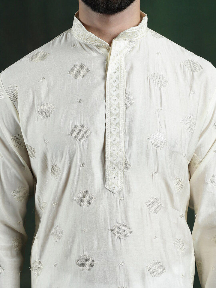 SOJANYA Motif Etnik Bersulam Kolar Mandarin Kurta Lurus Labuci