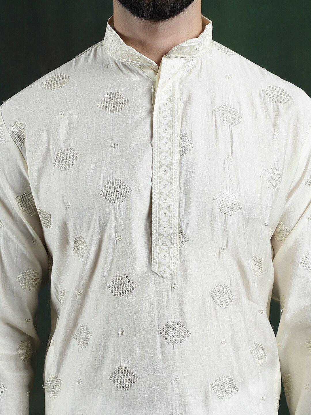 SOJANYA Motif Etnik Bersulam Kolar Mandarin Kurta Lurus Labuci
