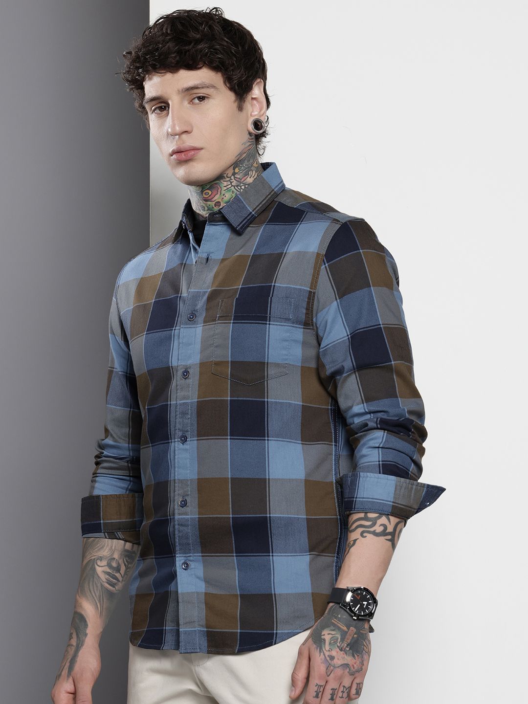 The Indian Garage Co Men Navy Blue Slim Fit Checked Casual Shirt