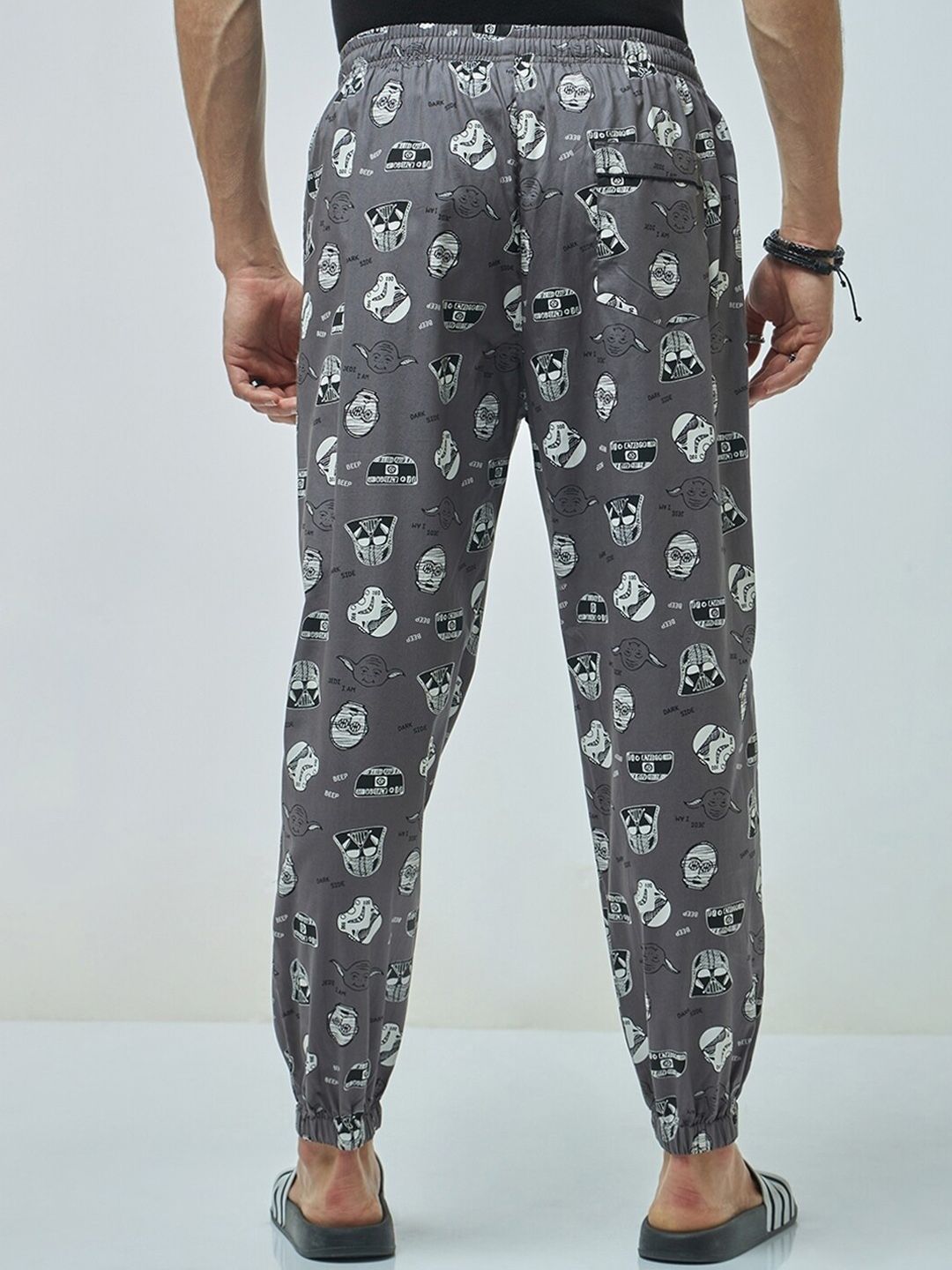 Bewakoof Grey Men Printed Pure Cotton Joggers