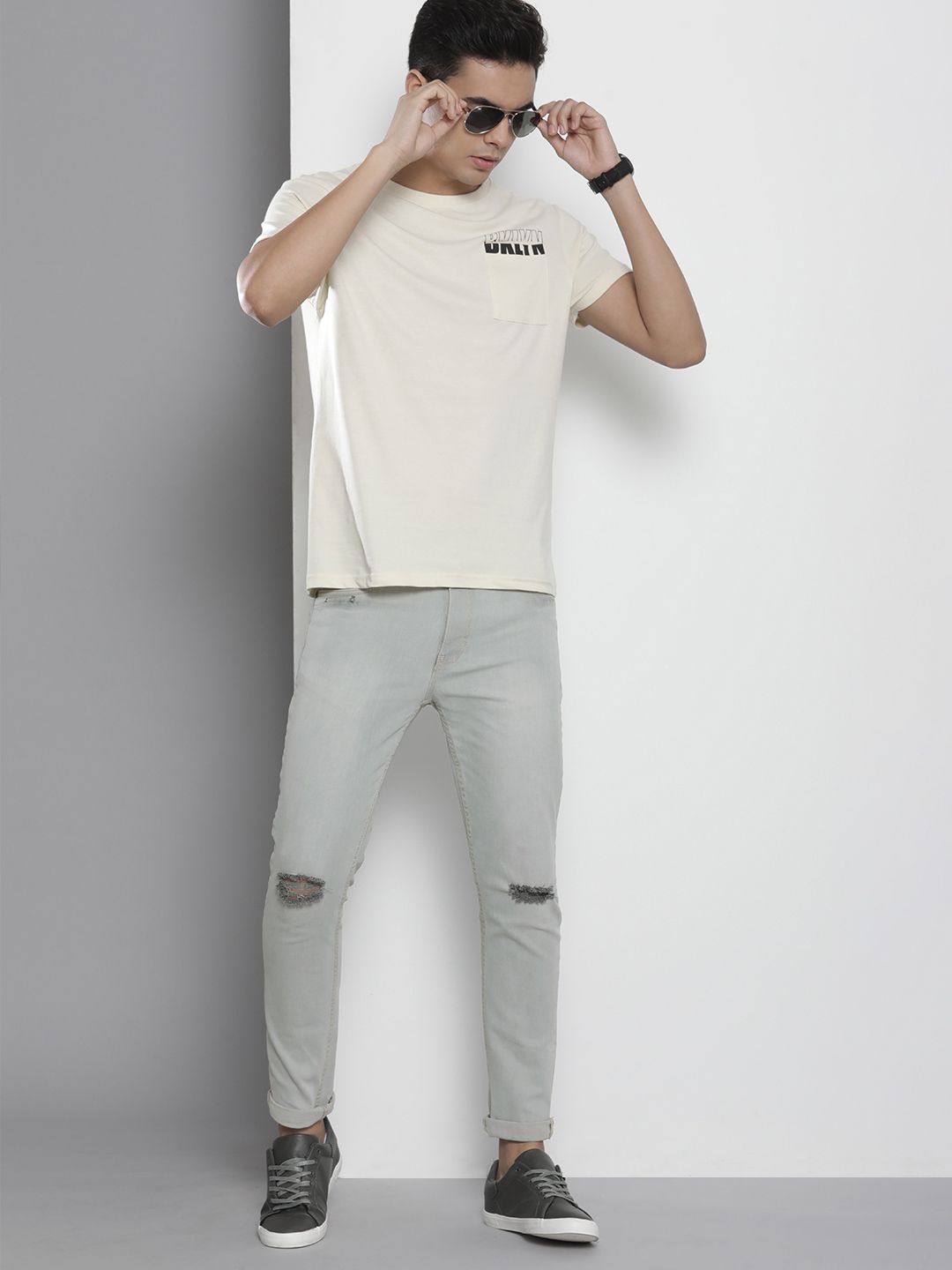 The Indian Garage Co Men Grey Slim Fit Slash Knee Stretchable Heavy Fade Stretchable Jeans