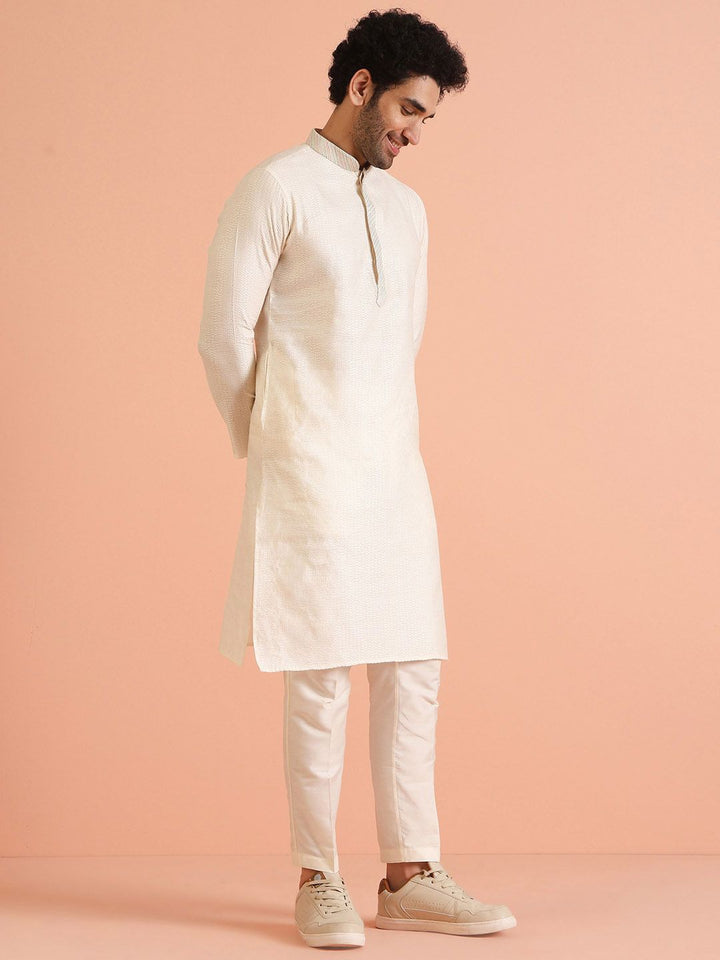 KISAH Floral Woven Design Straight Kurta With Trousers