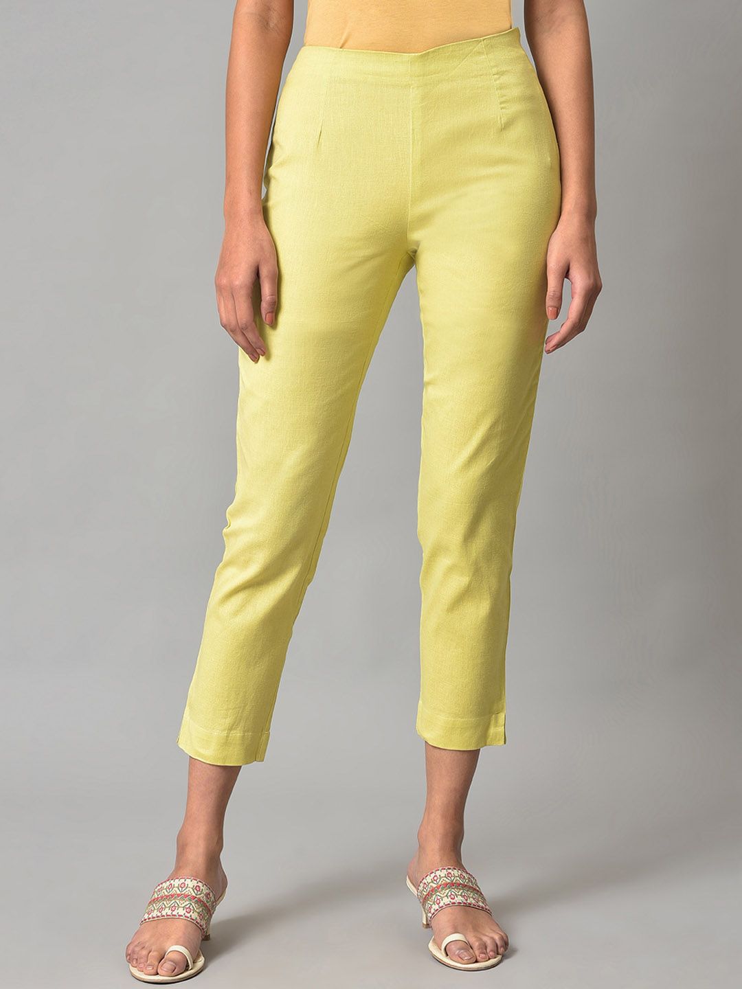 W Women Mid RIse Cropped Slim Fit Trousers