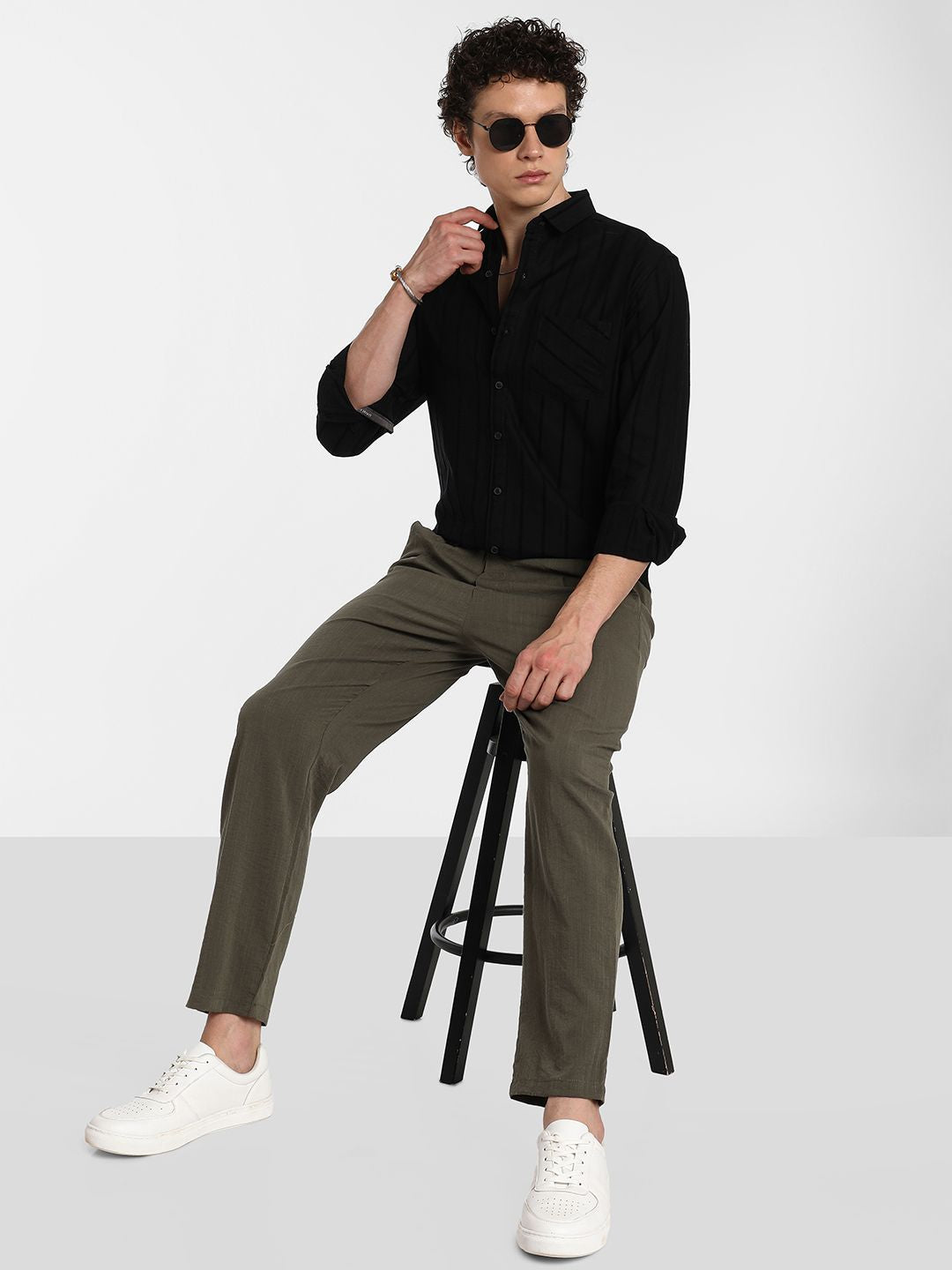 Campus Sutra Men Comfort Spread Collar Solid Cotton Casual Shirt