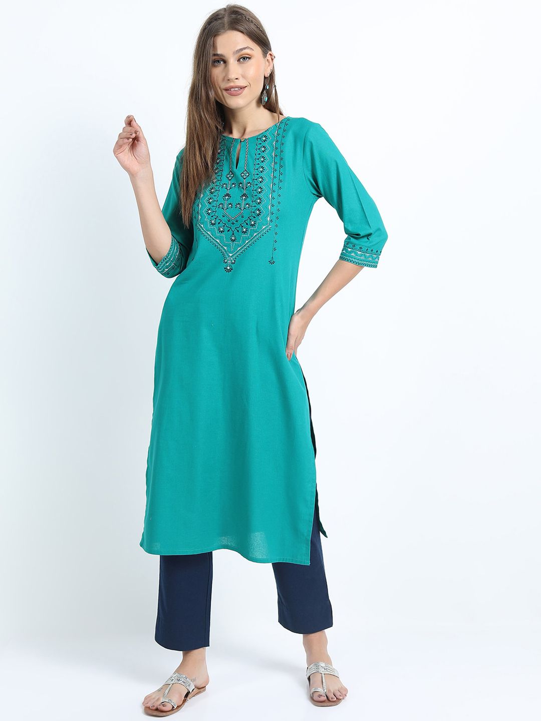 Vishudh Women Blue Floral Embroidered Thread Work Kurta
