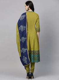 Rain & Rainbow Women Solid Kurta Set