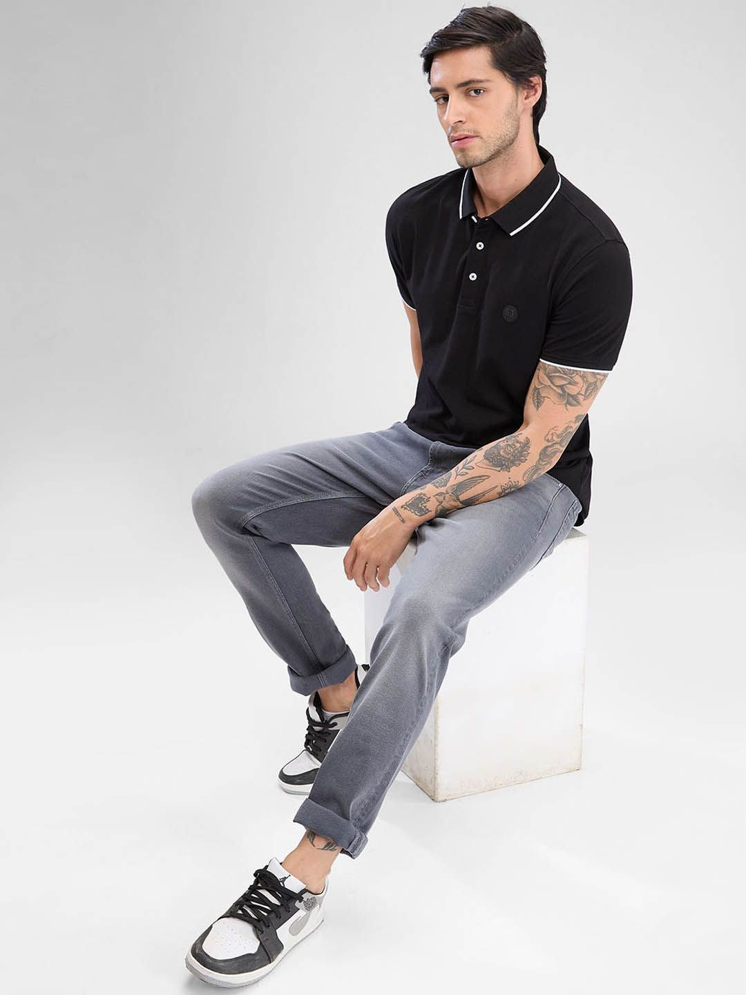 SPYKAR Men Slim Fit Low-Rise Clean Look Heavy Fade Stretchable Jeans