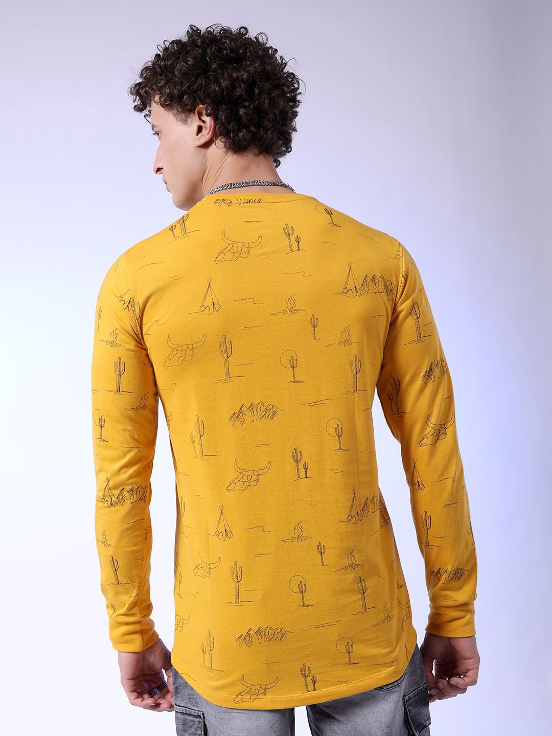 The Indian Garage Co Men Yellow Printed Pockets T-shirt