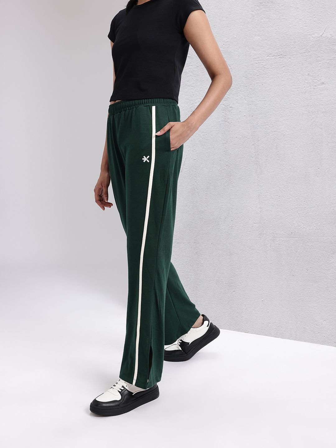 HRX by Hrithik Roshan Women Lifestyle Side Stripes Track Pants