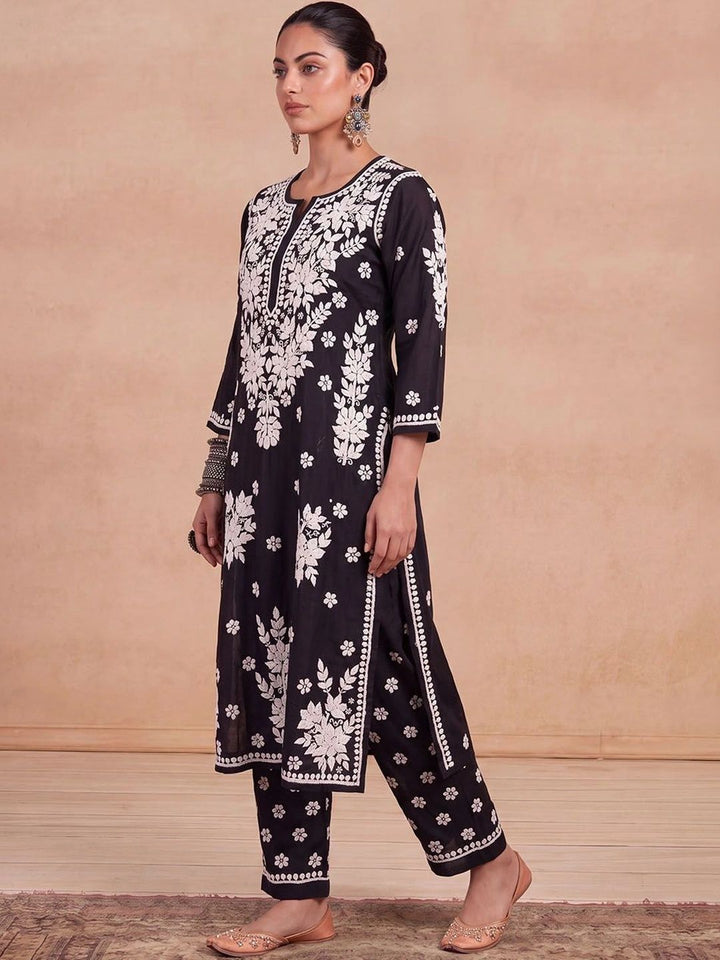 Rumah Wanita Chikankari Motif Etnik Bersulam Benang Biasa Kerja Chanderi Sutera Kurta dengan Seluar