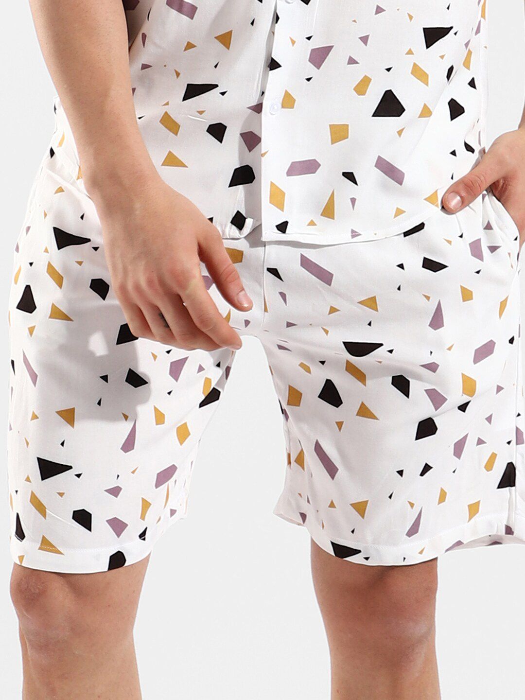Campus Sutra Men White & Purple Printed Co-Ords