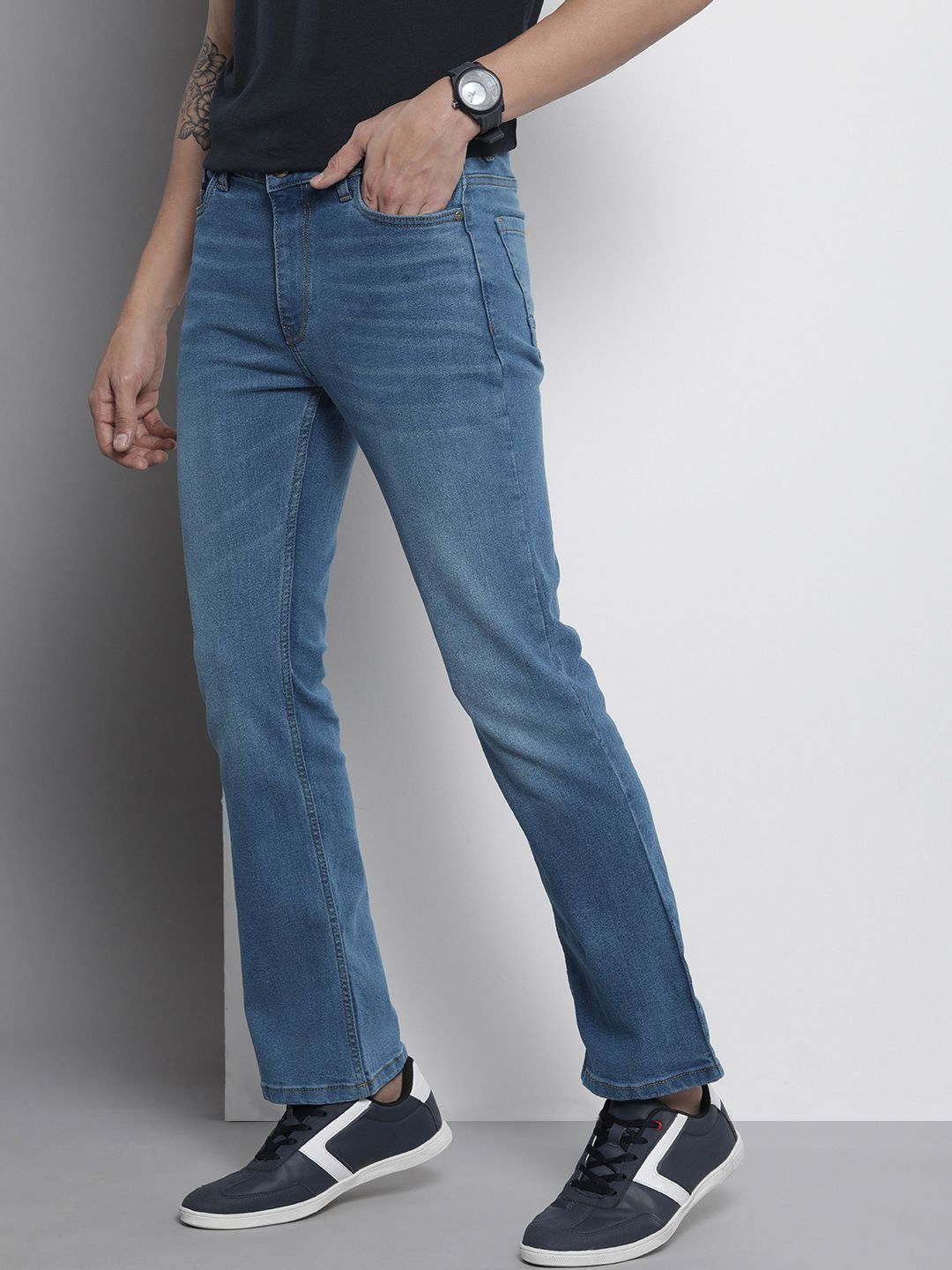The Indian Garage Co Men Blue Bootcut Light Fade Stretchable Jeans