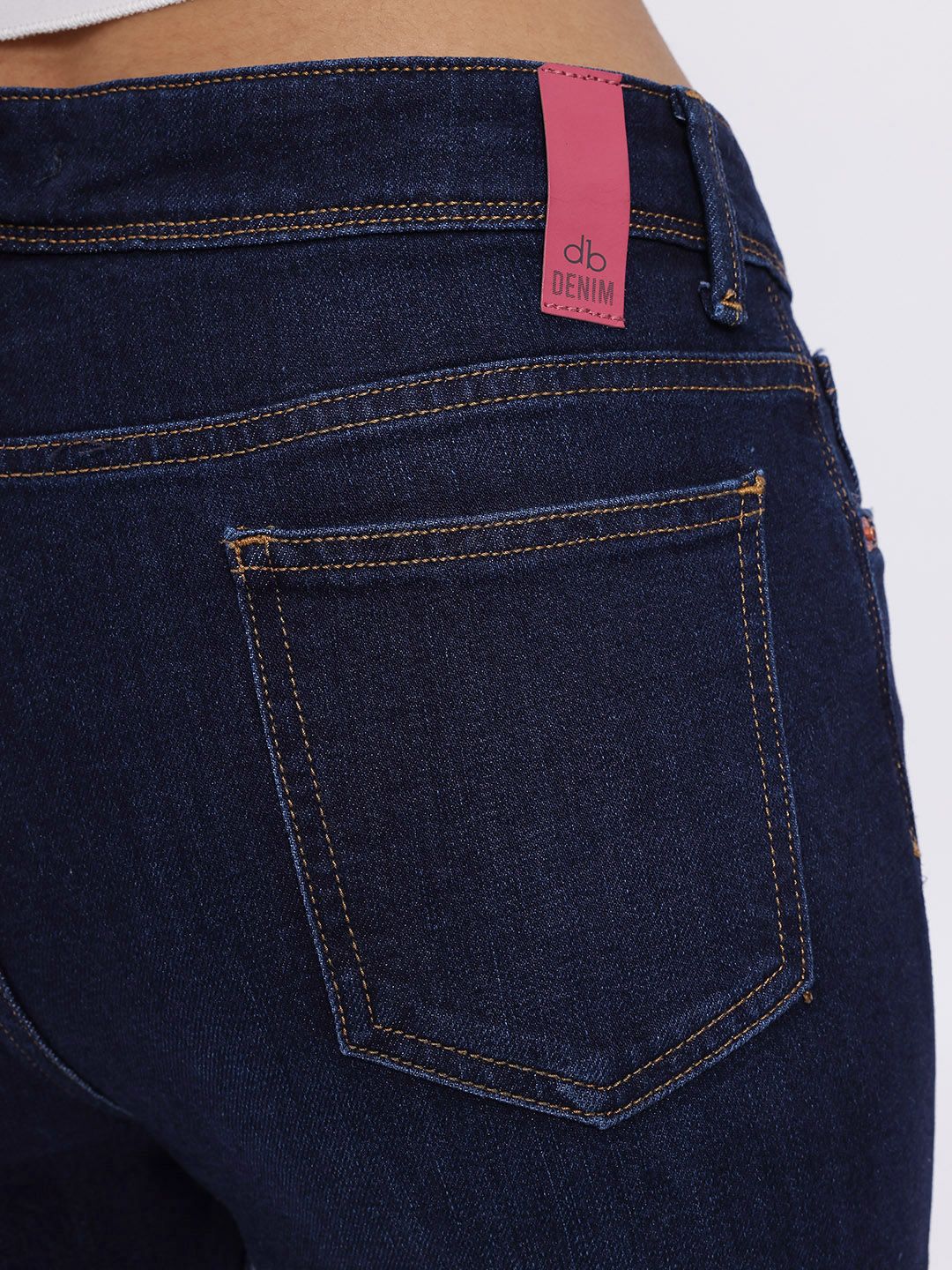 DressBerry Women Light Fade Stretchable Jeans