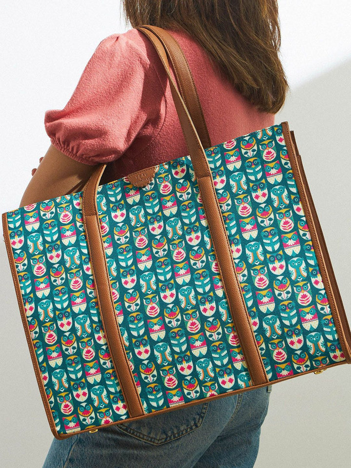 TEAL BY CHUMBAK Owl March Printed Shopper Tote Bag