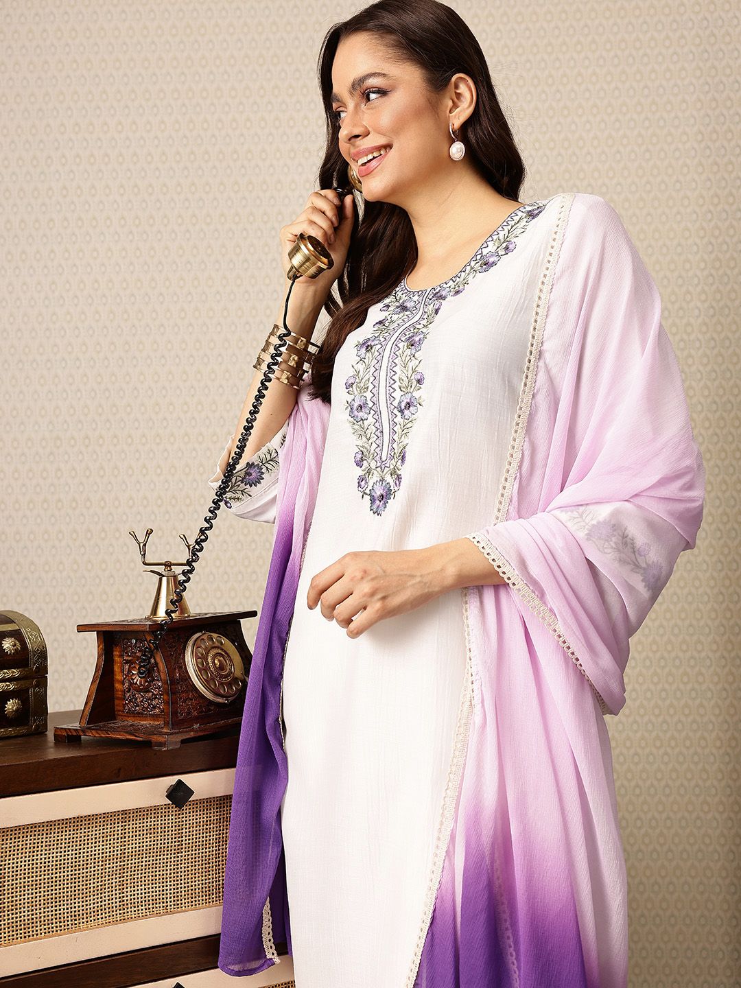 House of Pataudi Floral Embroidered Regular Jashn Kurta with Trousers & With Dupatta