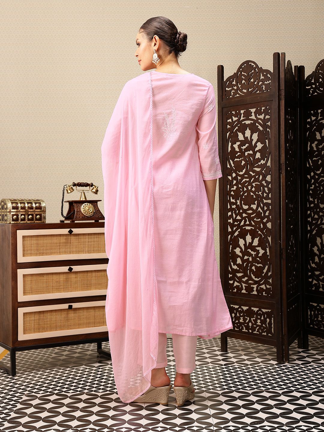 House of Pataudi Chikankari Floral Embroidered Jashn Kurta with Trousers & With Dupatta