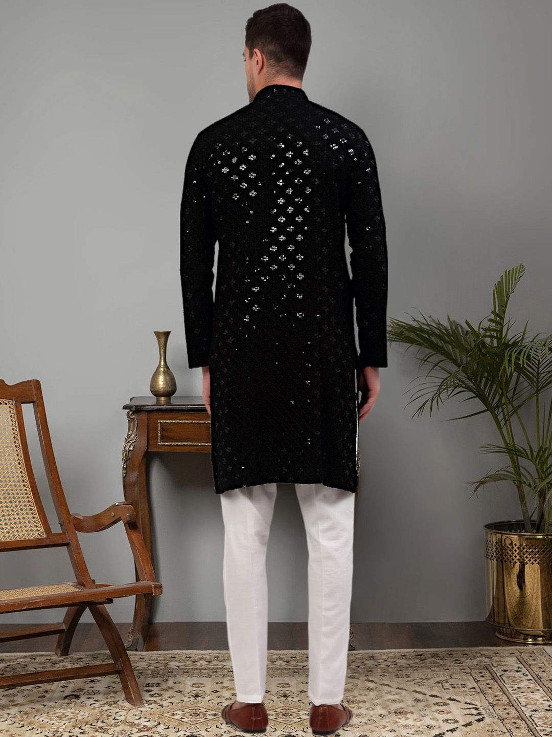 Jompers Ethnic Motifs Embroidered Thread Work Kurta with Pyjamas