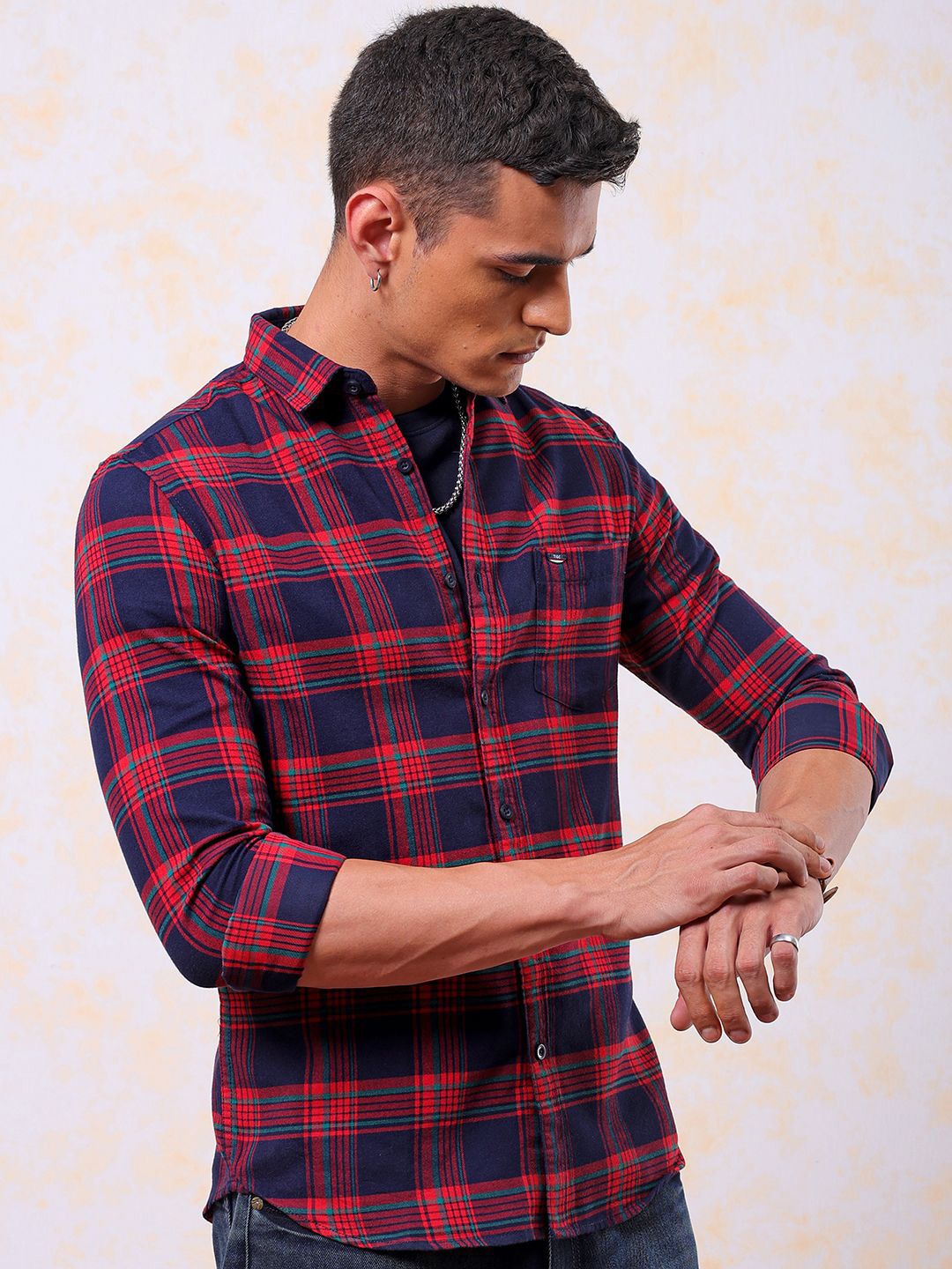 The Indian Garage Co Men Slim Fit Tartan Checks Pure Cotton Casual Shirt
