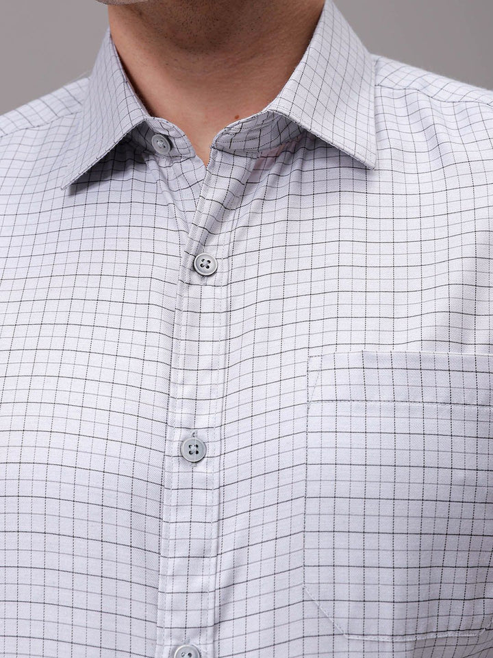 The Indian Garage Co. X Luxe Men Slim Fit Opaque Checked Formal Shirt