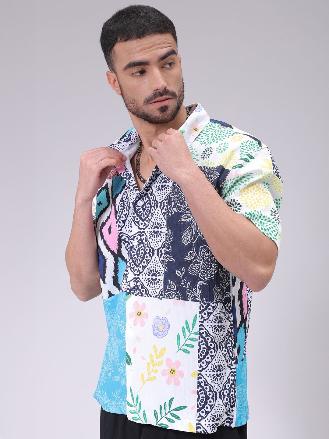 The Indian Garage Co Men Cutaway Collar Graphic  Printed Boxy Fit Resortwear Shirt
