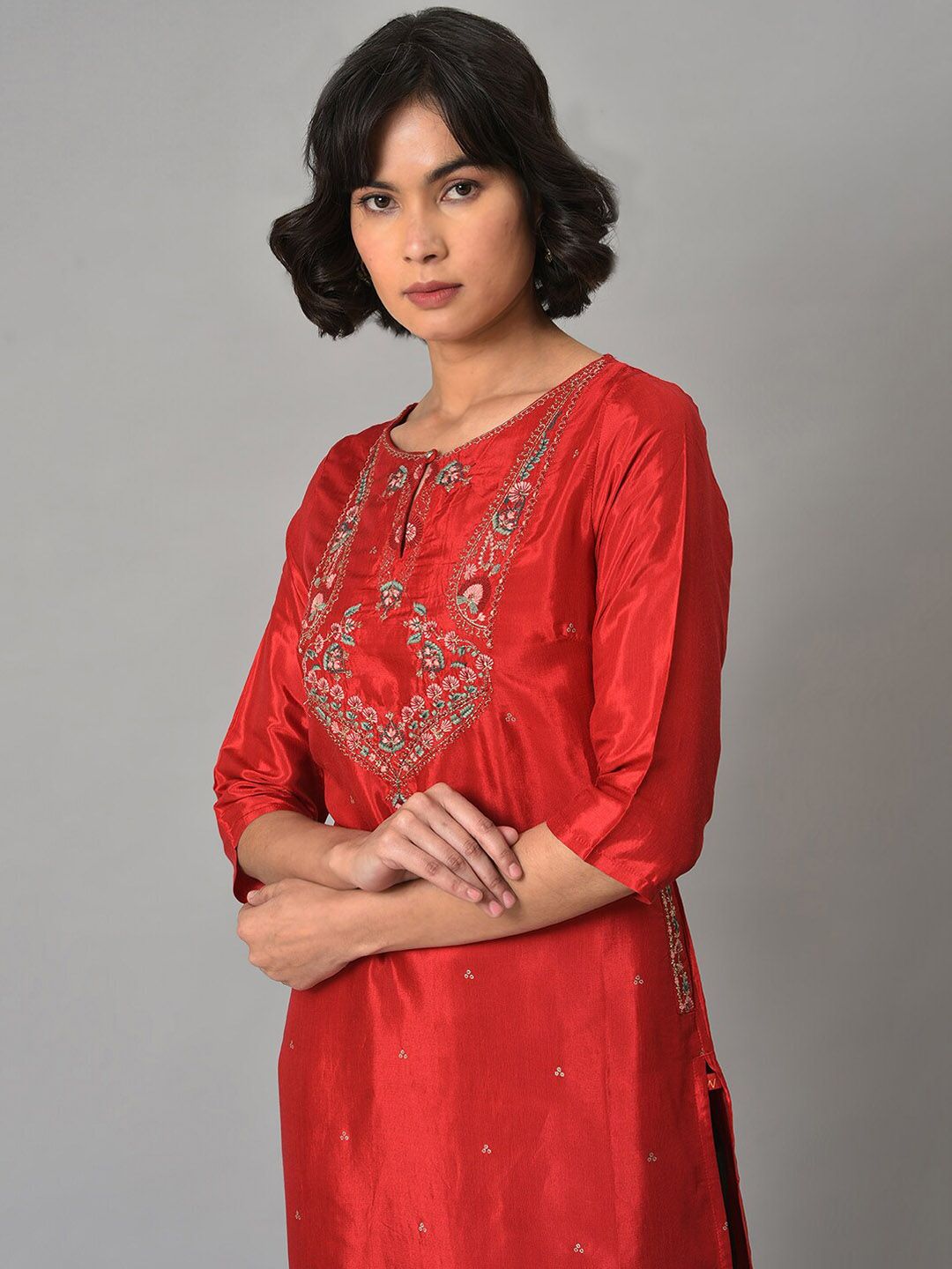 W Red Keyhole Neck Floral Yoke Design Thread Work Kurta