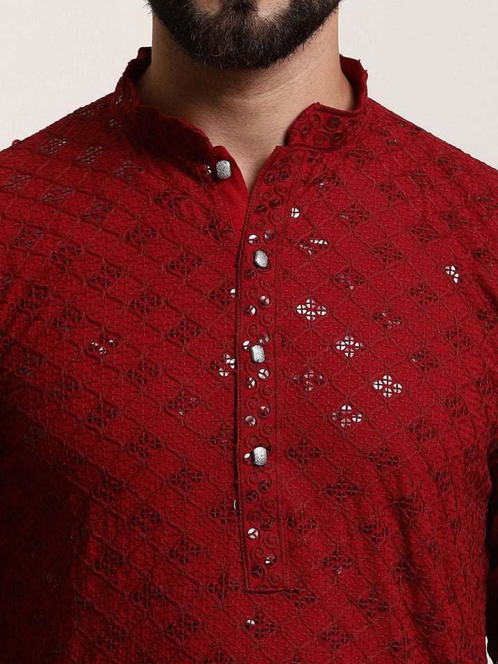 SOJANYA Motif Etnik Bersulam Kolar Mandarin Kurta Pure Cotton