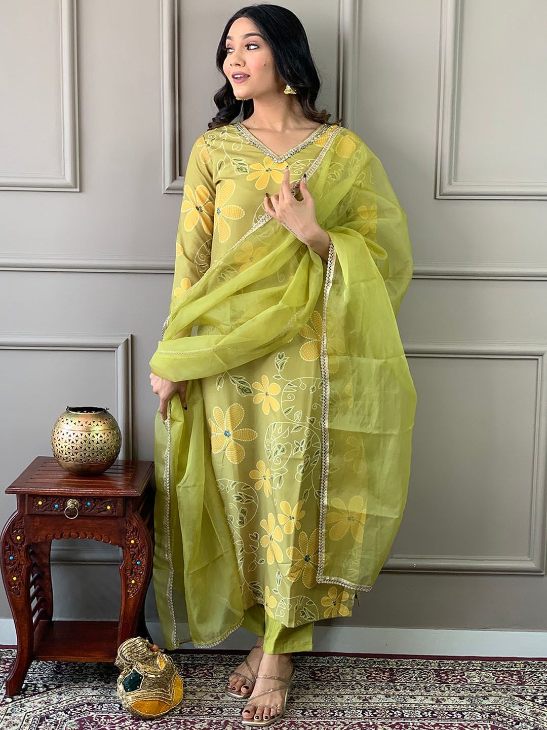 KALINI Floral Embroidered V-Neck Thread Work Straight  Kurta with Trousers & Dupatta